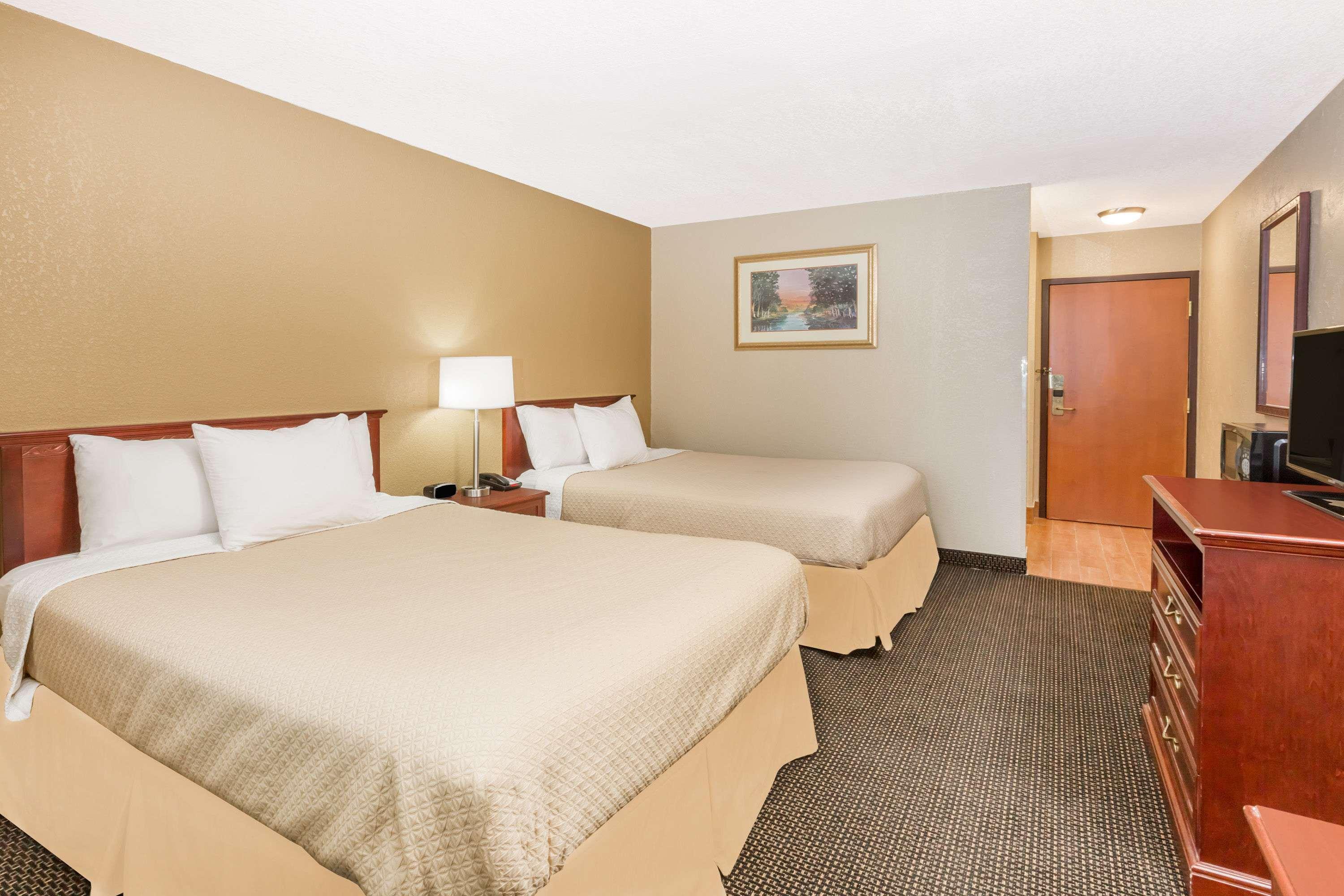 Days Inn By Wyndham West Des Moines Exteriér fotografie